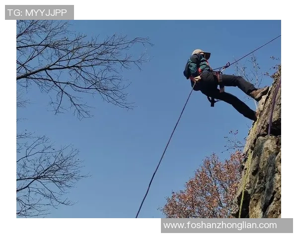 南京攀岩队包夹战术解析与实战应用探讨